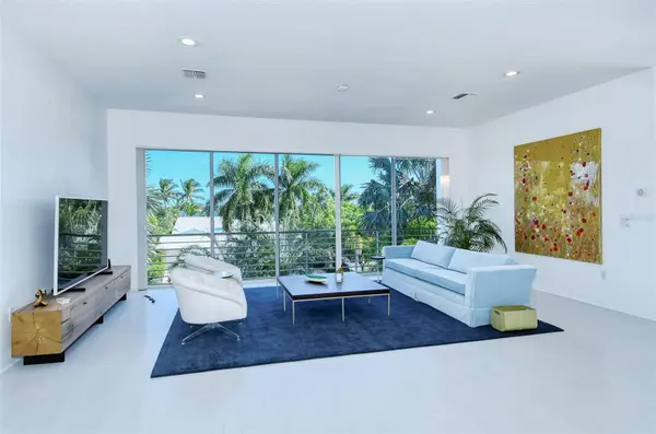 213 N WASHINGTON DR, Sarasota, FL 34236