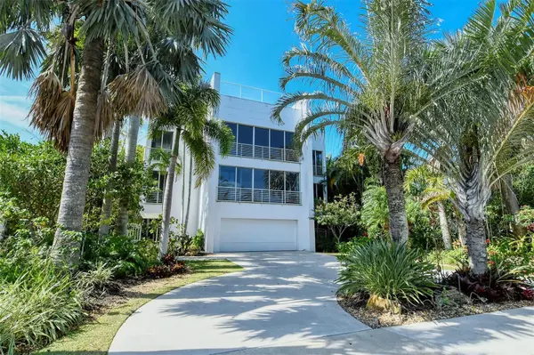 213 N WASHINGTON DR, Sarasota, FL 34236