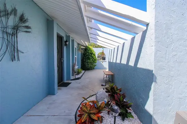 3852 GATEWOOD DR, Sarasota, FL 34232