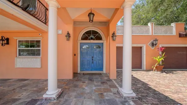 2520 TAMI SOLA ST, Sarasota, FL 34237