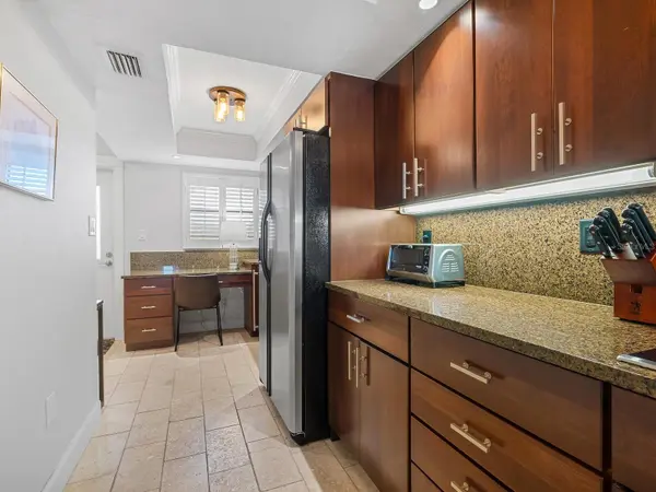 5760 MIDNIGHT PASS ROAD #208D, Sarasota, FL 34242