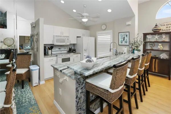 8370 WINGATE DR #725, Sarasota, FL 34238