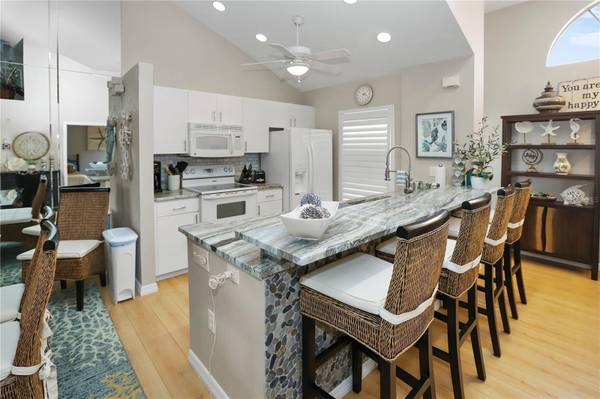 8370 WINGATE DR #725, Sarasota, FL 34238