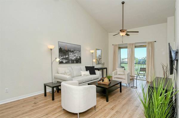905 FAIRWAY COVE LN #205, Bradenton, FL 34212