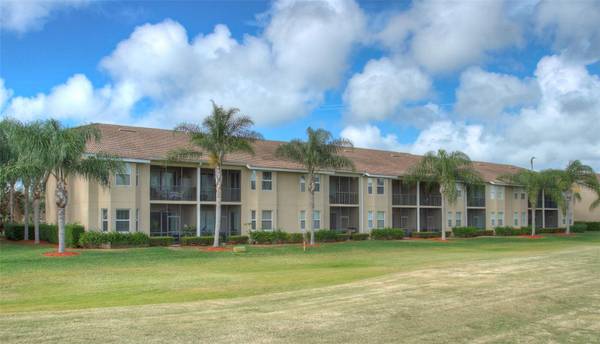905 FAIRWAY COVE LN #205, Bradenton, FL 34212