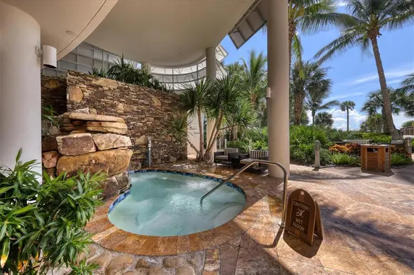 915 SEASIDE DR #512, Sarasota, FL 34242