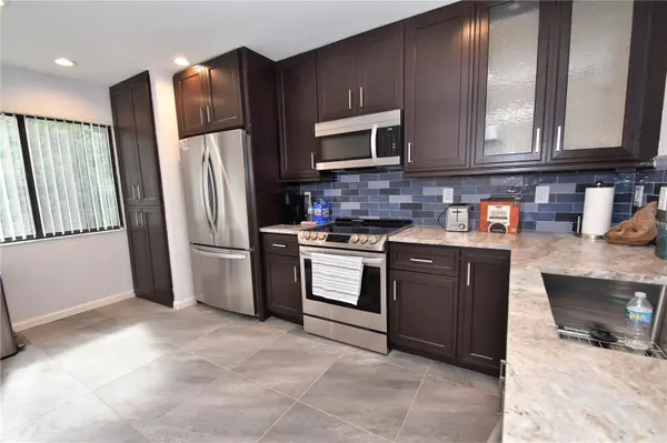 1508 PELICAN COVE RD #GR233, Sarasota, FL 34231