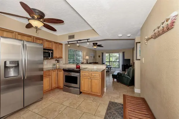 116 VISTA HERMOSA CIR #210C, Sarasota, FL 34242