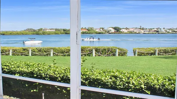 1360 SIESTA BAYSIDE DR #1360-D, Sarasota, FL 34242