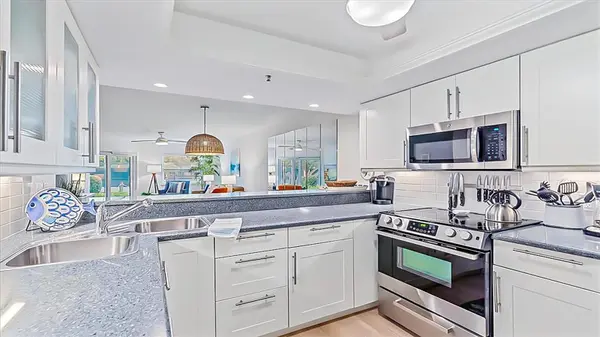 1204 SIESTA BAYSIDE DR #1204-D, Sarasota, FL 34242