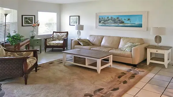 1327 SIESTA BAYSIDE DR #1327-C, Sarasota, FL 34242
