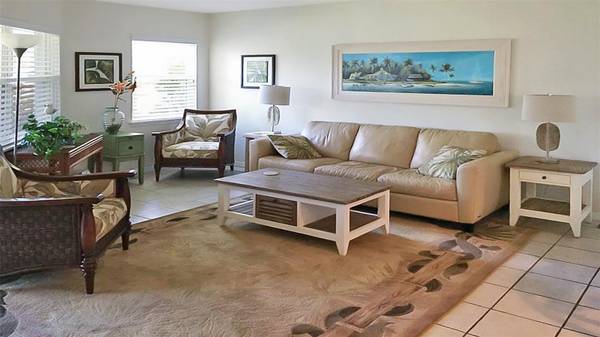 1327 SIESTA BAYSIDE DR #1327-C, Sarasota, FL 34242