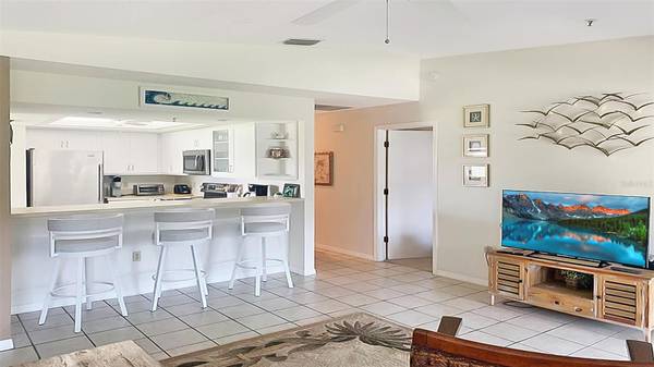 1327 SIESTA BAYSIDE DR #1327-C, Sarasota, FL 34242