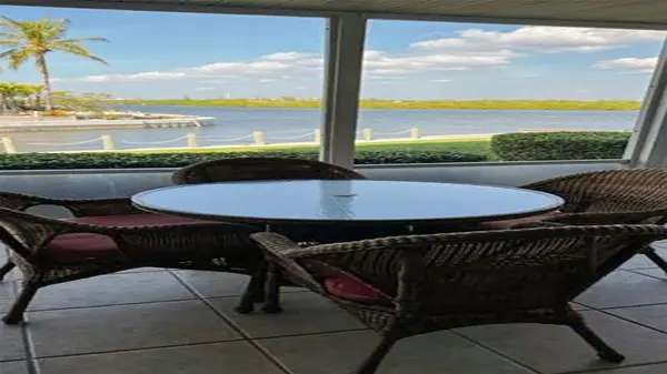 1365 SIESTA BAYSIDE DR #1365-C, Sarasota, FL 34242
