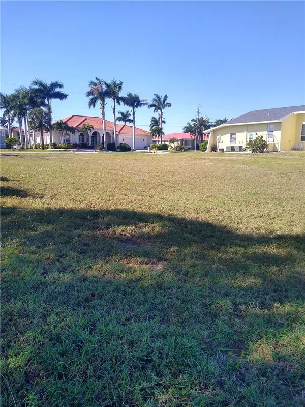 116 COLONIAL ST SE, Port Charlotte, FL 33952
