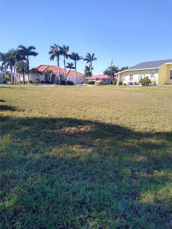 116 COLONIAL ST SE, Port Charlotte, FL 33952