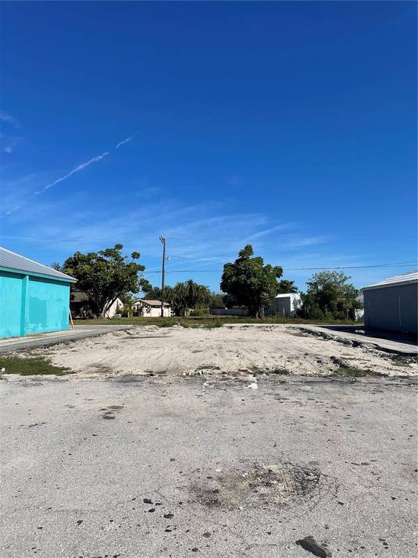 3782 TAMIAMI TRL #B, Port Charlotte, FL 33952