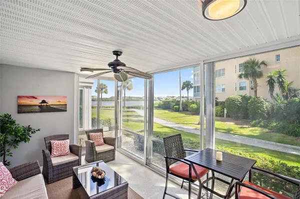 1374 SIESTA BAYSIDE DR #1374-D, Sarasota, FL 34242