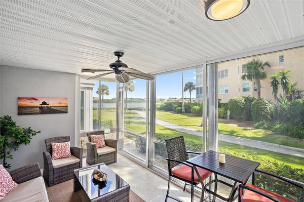 1374 SIESTA BAYSIDE DR #1374-D, Sarasota, FL 34242