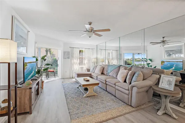 1374 SIESTA BAYSIDE DR #1374-D, Sarasota, FL 34242