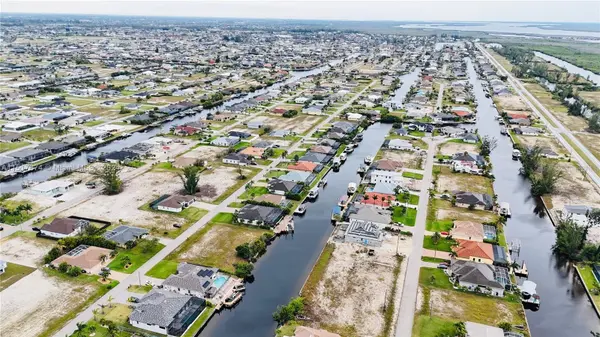 718 NW 38TH PL, Cape Coral, FL 33993