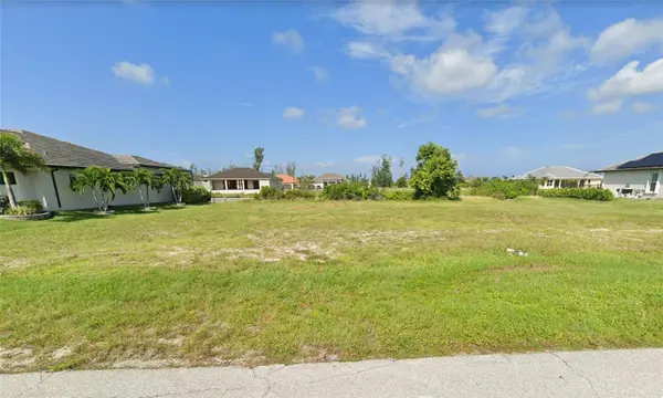 718 NW 38TH PL, Cape Coral, FL 33993