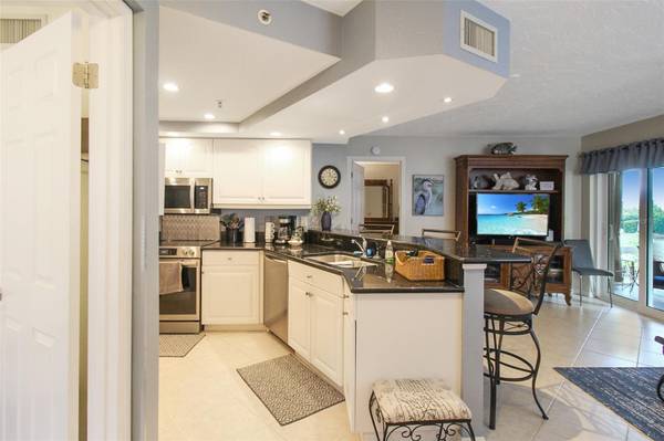 1364 SIESTA BAYSIDE DR #1364-C, Sarasota, FL 34242