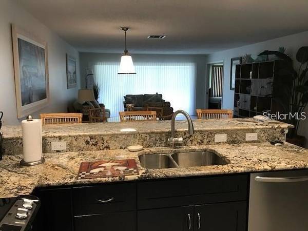 6892 W COUNTRY CLUB LN, Sarasota, FL 34243