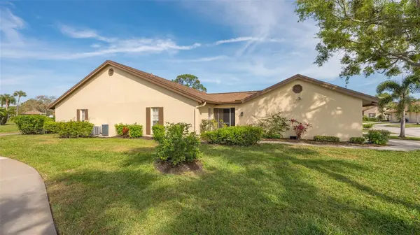 5905 DORAL DR, Sarasota, FL 34243