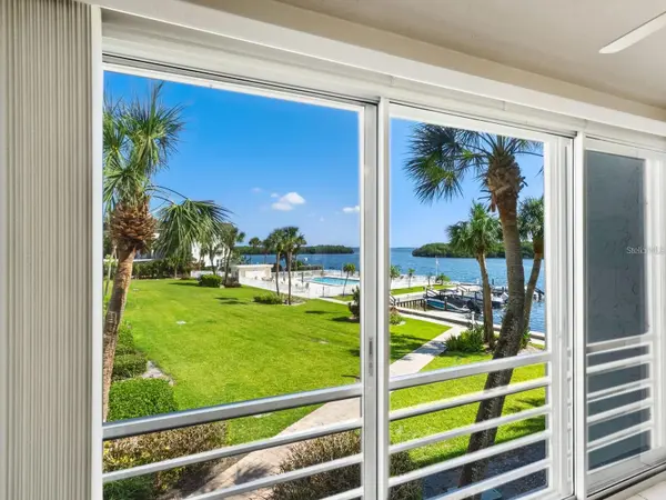 600 SUTTON PL #201, Longboat Key, FL 34228