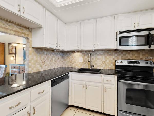 600 SUTTON PL #201, Longboat Key, FL 34228