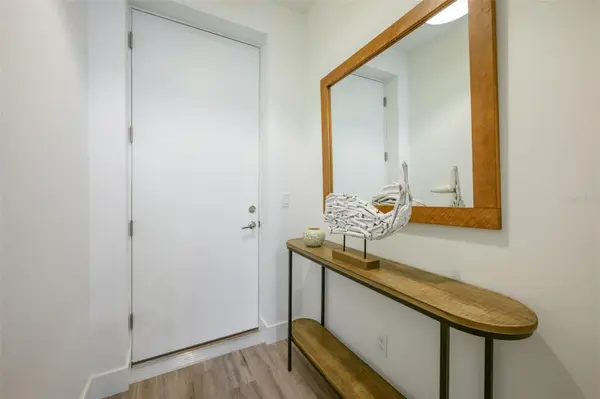 1703 N TAMIAMI TRL #207, Sarasota, FL 34234