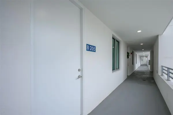 1703 N TAMIAMI TRL #205, Sarasota, FL 34234