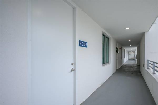 1703 N TAMIAMI TRL #205, Sarasota, FL 34234