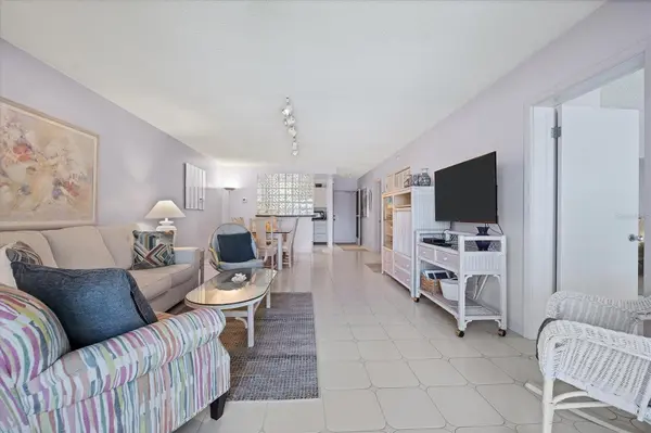 500 S WASHINGTON DR #5B, Sarasota, FL 34236