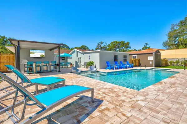 Address not disclosed, Sarasota, FL 34237