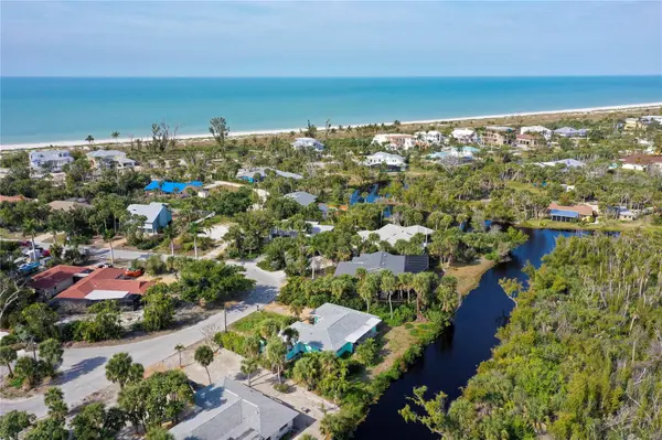 1057 BLUE HERON DR, Sanibel, FL 33957