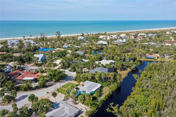 1057 BLUE HERON DR, Sanibel, FL 33957