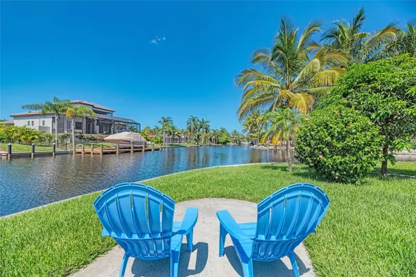 5577 CONTENTO DR, Sarasota, FL 34242