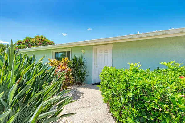 5577 CONTENTO DR, Sarasota, FL 34242