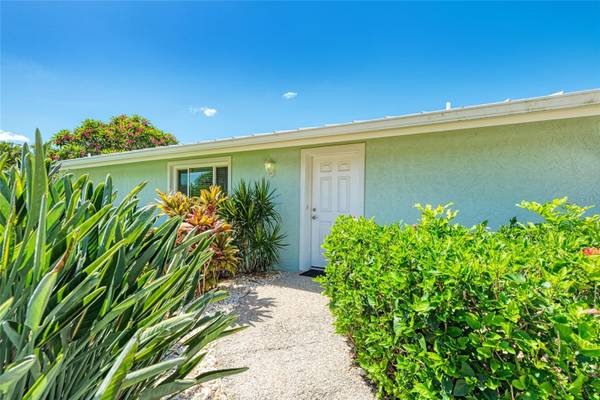 5577 CONTENTO DR, Sarasota, FL 34242