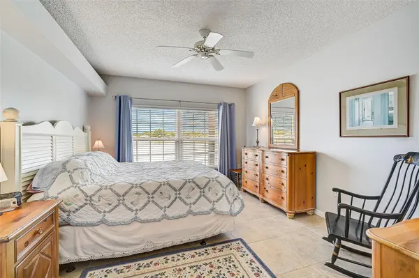 4215 CADDIE DR E #101, Bradenton, FL 34203