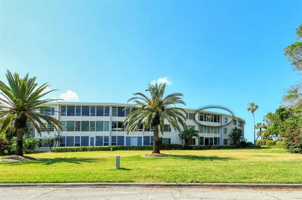 100 SANDS POINT RD #324, Longboat Key, FL 34228