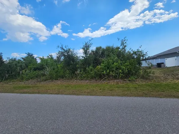 15595 STUART CIR, Port Charlotte, FL 33981