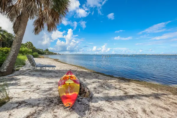 3301 BAY SHORE RD, Sarasota, FL 34234