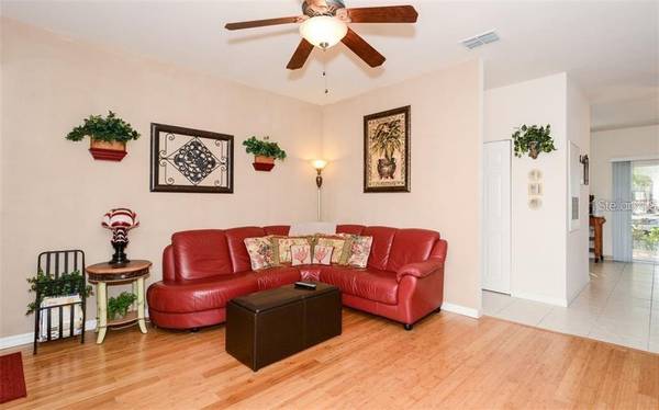 7685 PLANTATION CIR #B, University Park, FL 34201