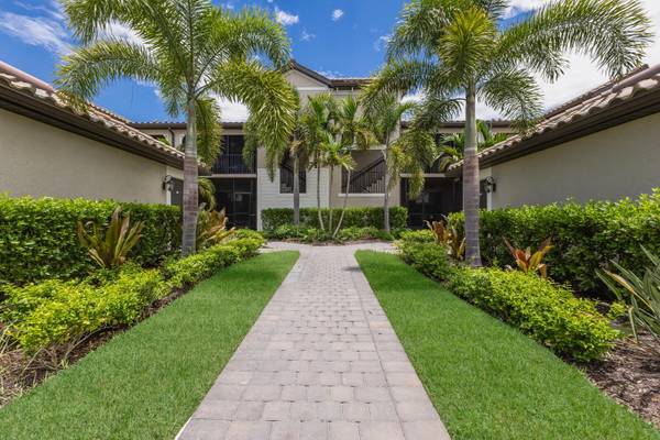 5721 PALMER CIR #103, Bradenton, FL 34211