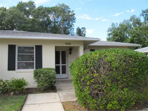 7050 W COUNTRY CLUB DR N #10-A, Sarasota, FL 34243