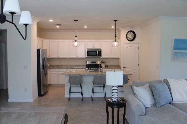 6647 CLAIRBORNE LN, Bradenton, FL 34211