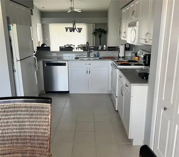 4639 CHAPEL HILL DR #2923, Sarasota, FL 34238